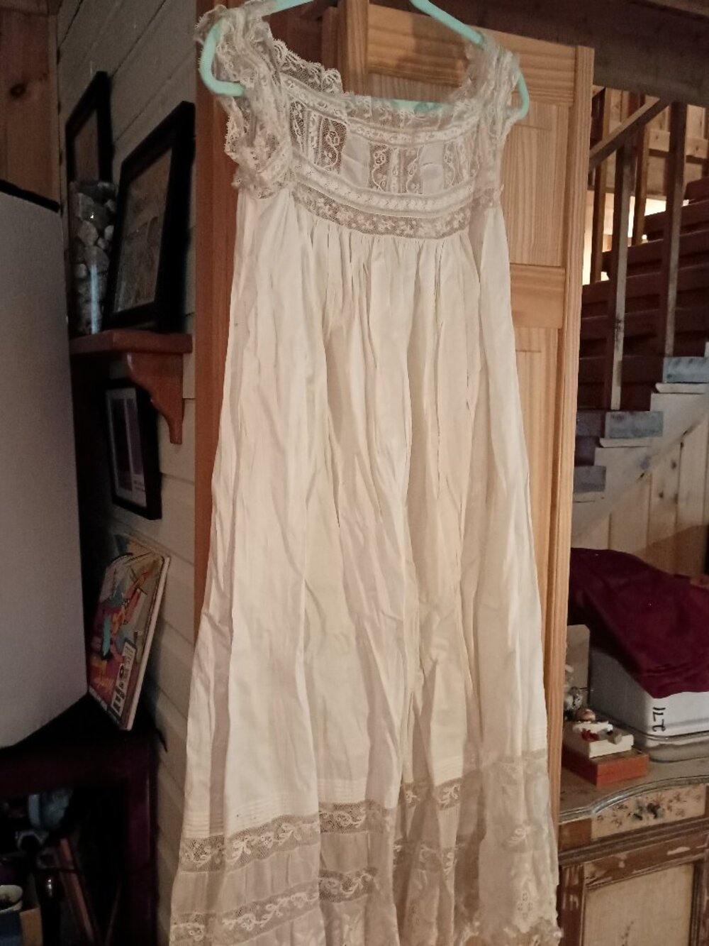 Vintage ladies lace trimmed nightgown